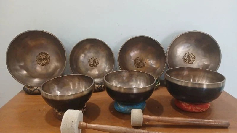 Kundalini Carved Tibetan Singing Bowl Set — Chakra Healing, Meditation & Yoga