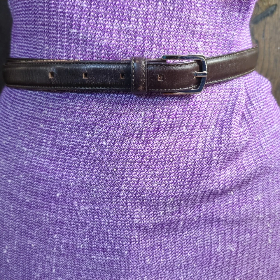 Cinturón de cuero marrón oscuro Ann Taylor de colección con hebilla de cono plateado delgado Italia pequeño Foto 2 de 4