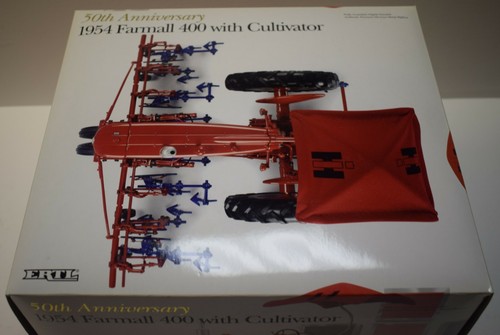ERTL 1/16 scale 1954 Farmall 400 Tractor with Front Mount Cultivator - 50th Ann. - Picture 10 of 10