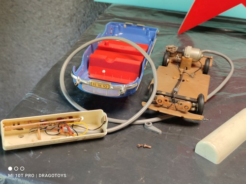 VINTAGE TATRA 603 PRESU TOY CAR GERMANY PIKO ANKER BATT. OPER. REMOTE FOR PARTS - Picture 5 of 17
