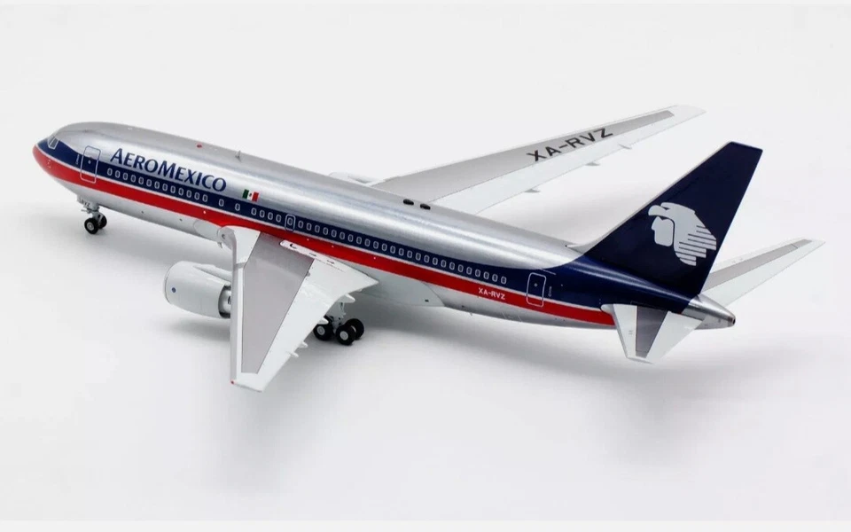 1:200 IF200 Aeroméxico - Boeing B 767-200 XA-RZV Foto 3 de 4