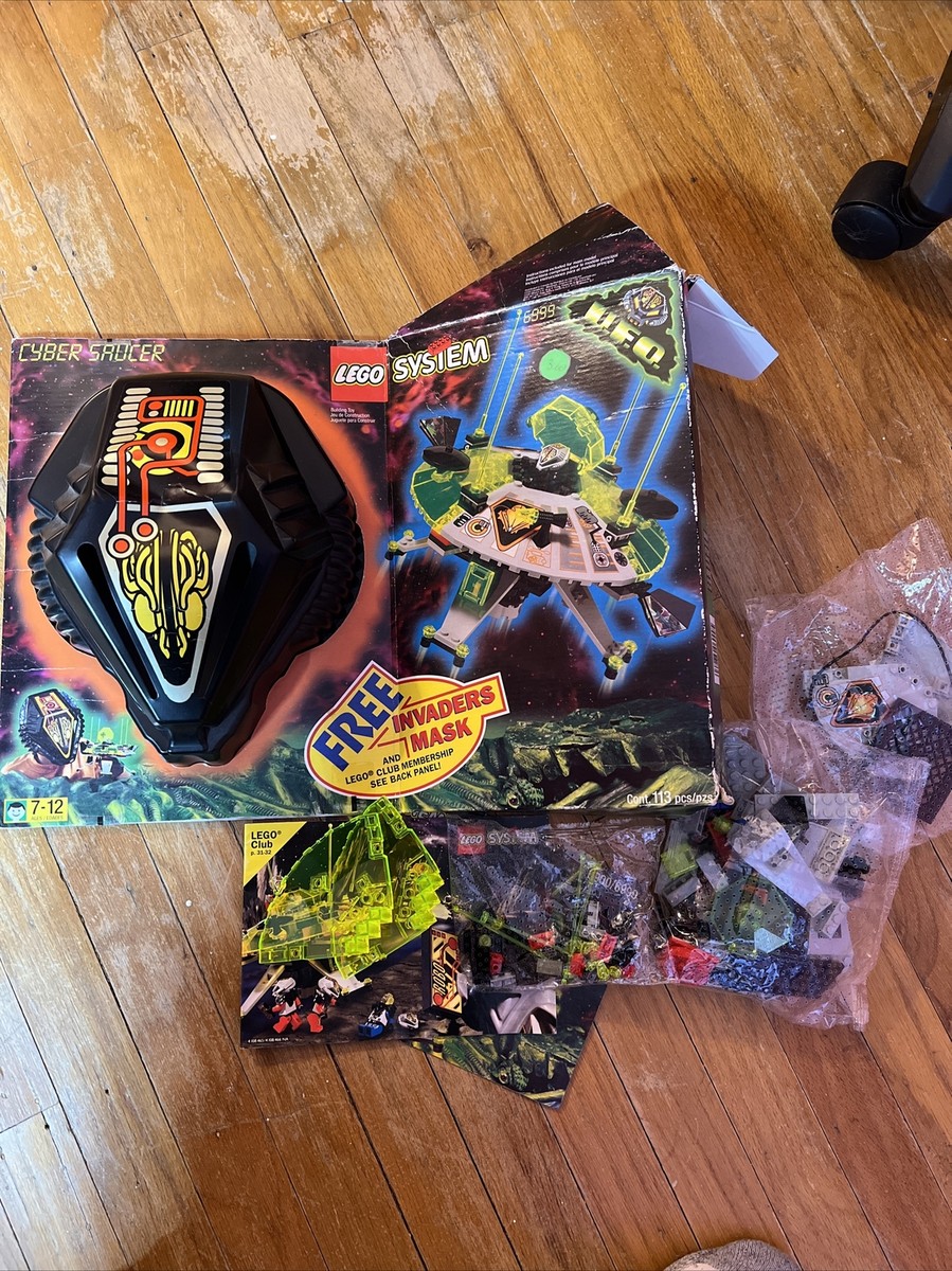 Vintage LEGO System UFO Set 6999 Cyber Saucer Sealed Bags Opened