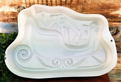 CK PRODUCTS Santa's Toy Sleigh Pantastic Plastic Party Cake Pan Mold 49-4010 NOS
