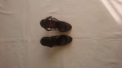 Sandales LOUBOUTIN Authentiques (modifiées) p.36 - Photo 1/4