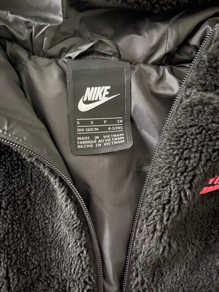 Chaqueta Nike de piel sintética para niñas, puntada rosa Foto 4 de 4