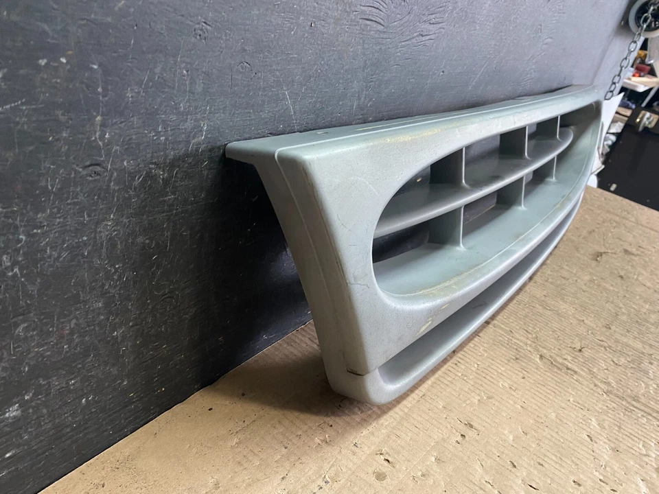 Parrilla delantera Ford E150 Econoline 1997 a 2002 N0961 PS Foto 3 de 4