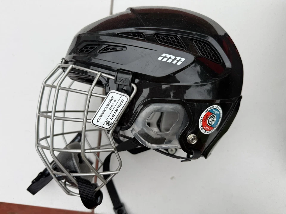 Хоккейный шлем Cascade CHM M11 размер маленький с коробкой - Изображение 3 из 4
