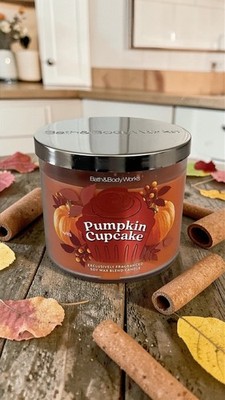 ALL NEW Pumpkin Cupcake 3-Wick Candle 25-45 burn hours 14 oz Bath & Body Works