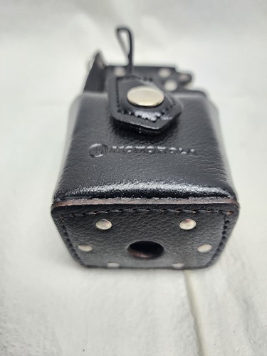 Estuche de transporte de radio de cuero MOTOROLA NTN8381C con clip para cinturón - Imagen 7 de 12