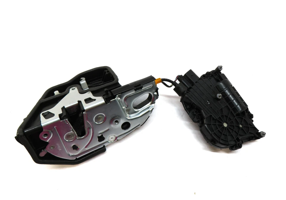 BMW X6 (E71) 2012 motor actuador de cierre de cerradura de puerta trasera izquierda (cierre suave) Foto 3 de 3