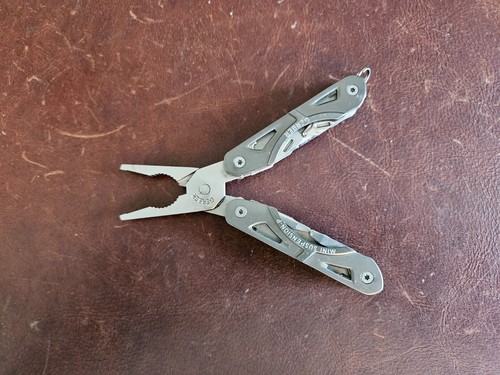 One Gerber Mini Suspension P S BG Keychain Multi-Tool TSA - Picture 5 of 11