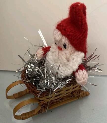 Handarbeit gestrickter Weihnachtsmann auf Weide Weihnachtsschlitten Schlitten - Bild 11 von 11