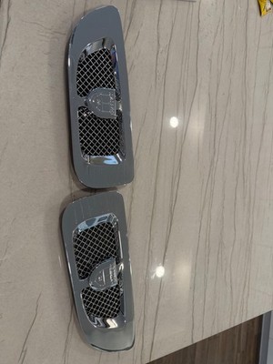 brand new never used 2007-2014 Cadillac Escalade Asanti Chrome side vent