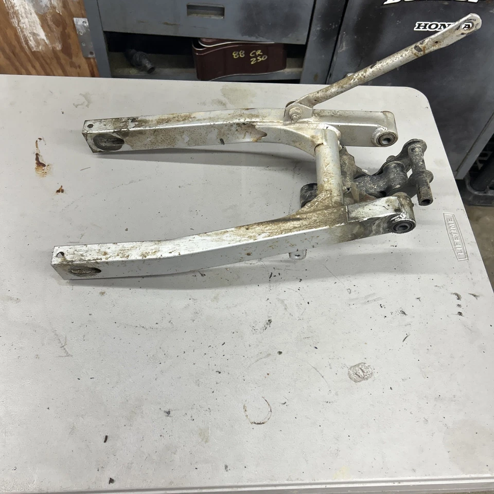 1998 Suzuki Ds80 Swingarm - Изображение 2 из 4