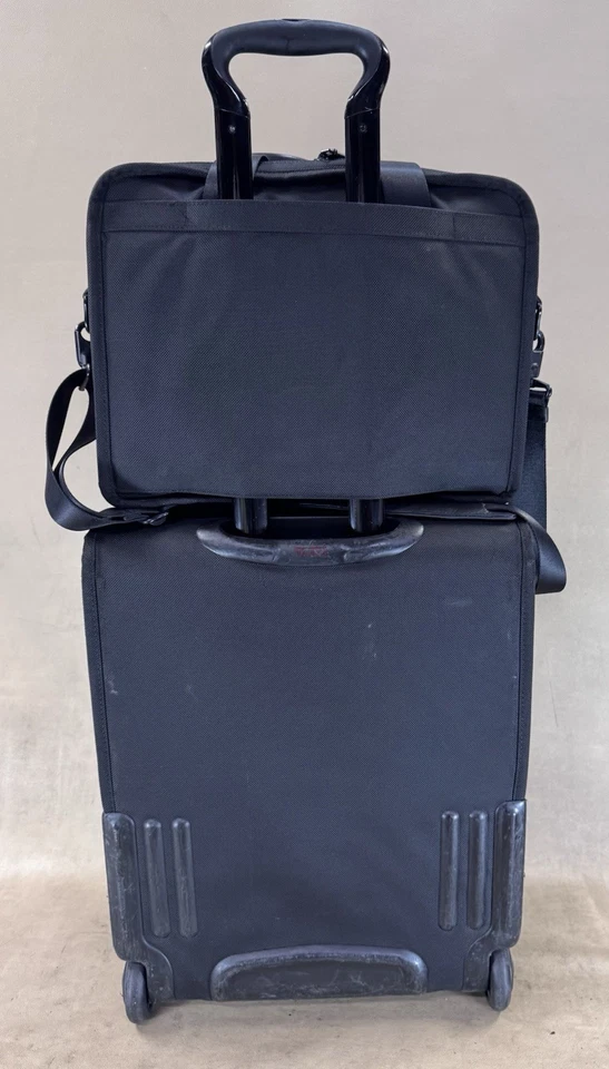 Preowned Tumi Carry On Set 2 Wheeled 21” Suitcase 22021DH & 15” Laptop Briefcase - Image 3 of 4