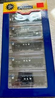 Juego de 5 tolvas offset de 3 bahías N&W artículo Athearn a escala N #11977 | Condition: Used