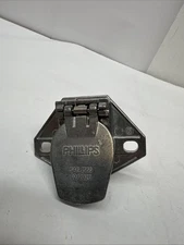 Phillips 15-720 Socket 7 Pin Wire Insertion Zinc Die-Cast, 2 Hole Mount