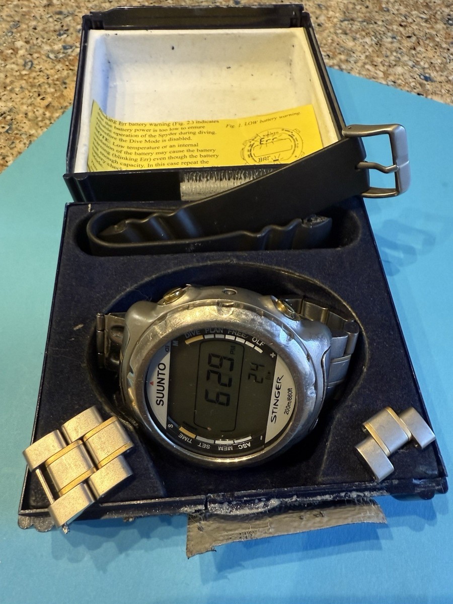 Suunto Stinger Dive watch Includes titanium bracelet- New Battery