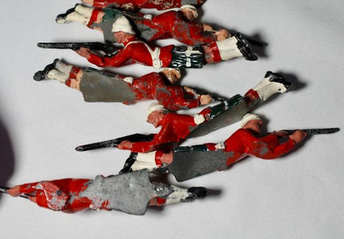 JOHILLCO John Hill Toy Lead Soldiers HIGHLAND BRIGADE 122 Orig Box 8 Shooting VG - Picture 11 of 11