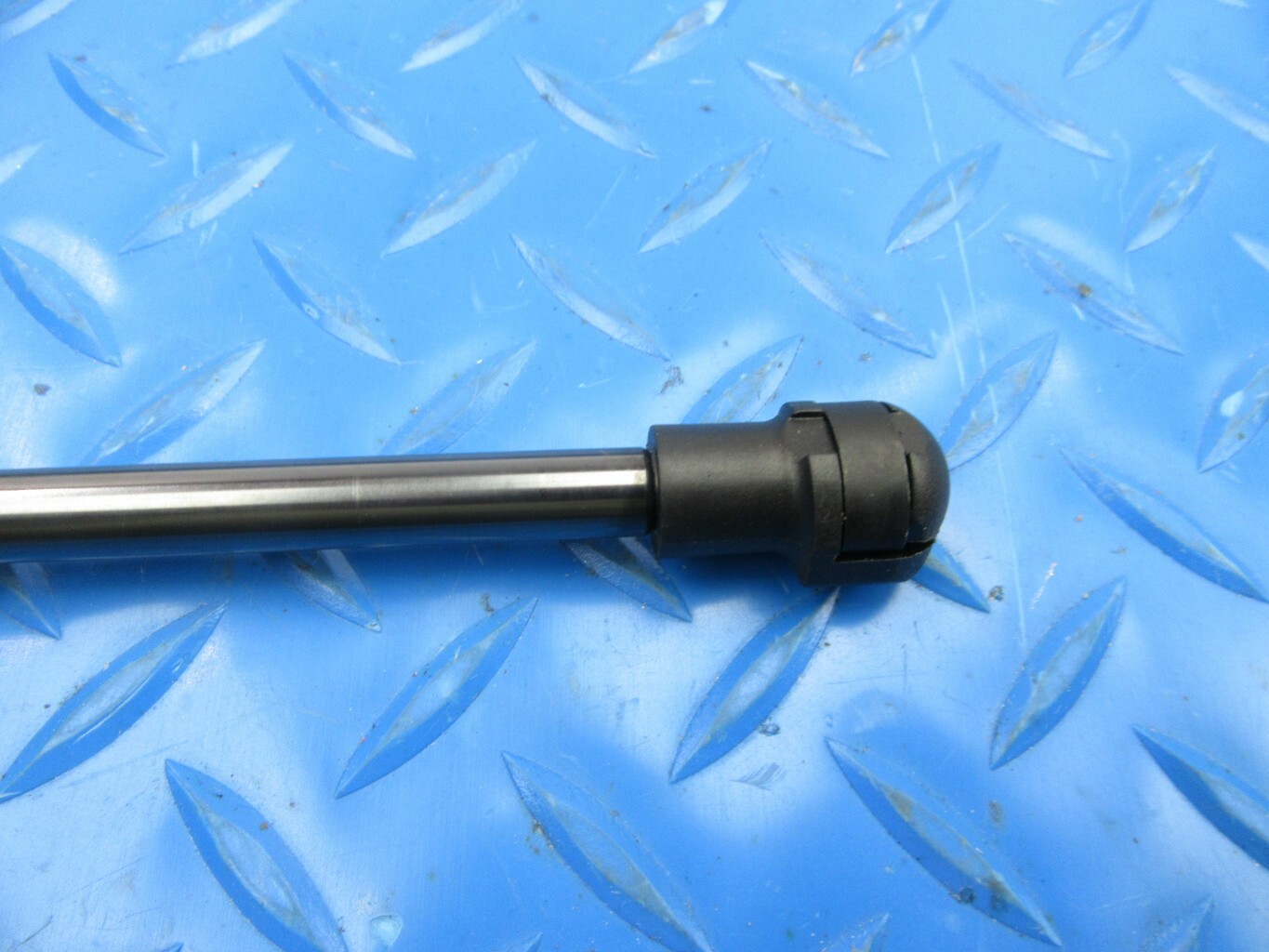 Maserati Granturismo trunk shocks lift support struts gas spring  #8973