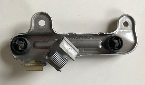 Halter Motorsteuergerät A2721411640 M272 M273 Mercedes W204 W906 W211 W216 W639