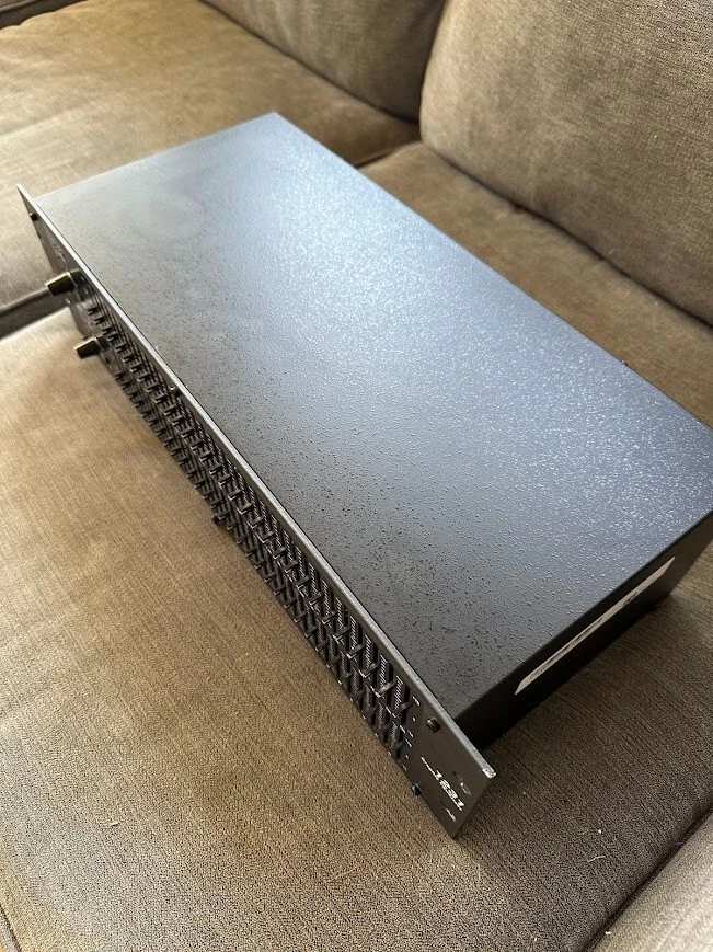 dbx 1231 Dual Channel 31-Band Graphic Equalizer, rack mount, grey. - Image 4 of 4