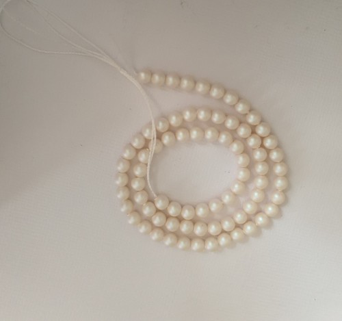 30 GENUINE SWAROVSKI FROSTED WHITE CRYSTAL PEARL BEADS 4MM STYLE 5810 - Picture 4 of 4