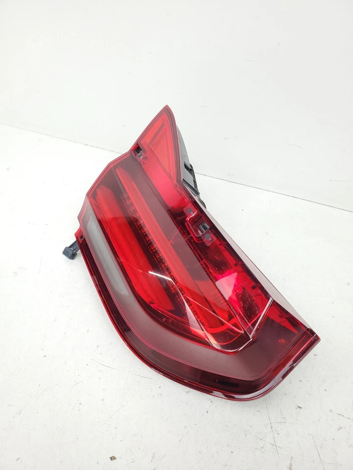 BMW ALPINA B7 750 G12 2016-2019 LUZ TRASERA INTERIOR IZQUIERDA OEM Foto 2 de 4