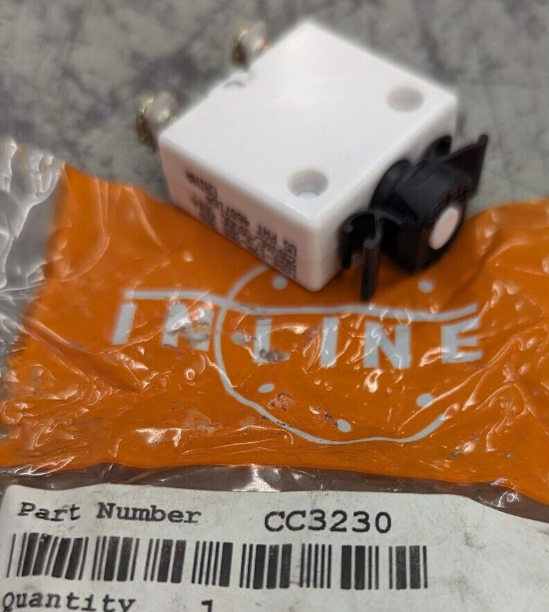 CC32300 InLine Peterbilt 30 Amp 2 pole Push Button Reset Circuit