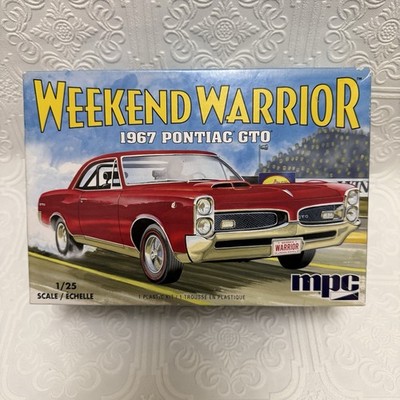 SKILL 3 MODEL KIT 1967 PONTIAC GTO WEEKEND WARRIOR 3-IN-1 KIT 1/25 MPC MPC918 M