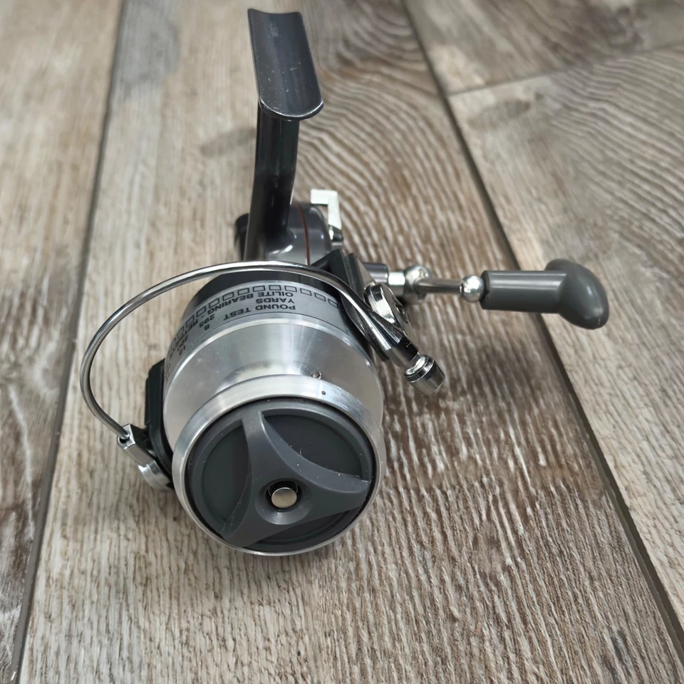 Molinete vintage Mitchell 900 - 901 com caixa e papelada França não usado - Imagem 4 de 4