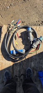 Hubble Male 560c9w To Leviton  Series 15 Cam-loc. Approximately 5 FT Long