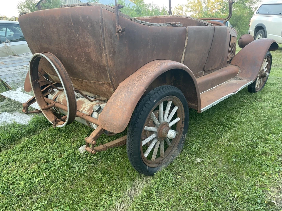 Motor Maxwell 1917, radiador, transmisión, parte trasera, chasis Foto 2 de 4