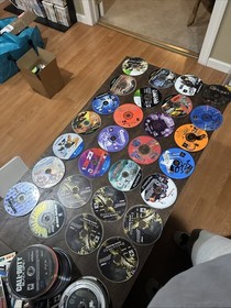 Lot B 144 Disc Only Lot Sega Dreamcast, PlayStation 1,2, Nintendo Wii, WiiU, XBO