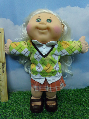 Cabbage Patch Kids New Fashions Puppe blonde Haare grüne Augen