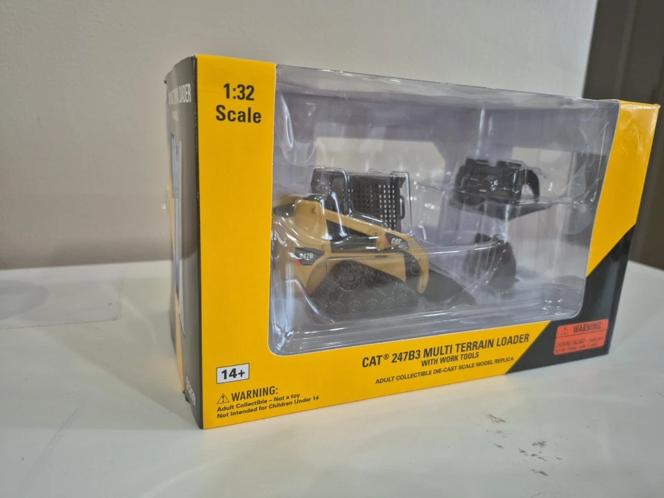 Norscot 55269 Caterpillar CAT 247B3 Multi Terrain Loader Work Tools 1:32 Bad Box - Image 3 of 4