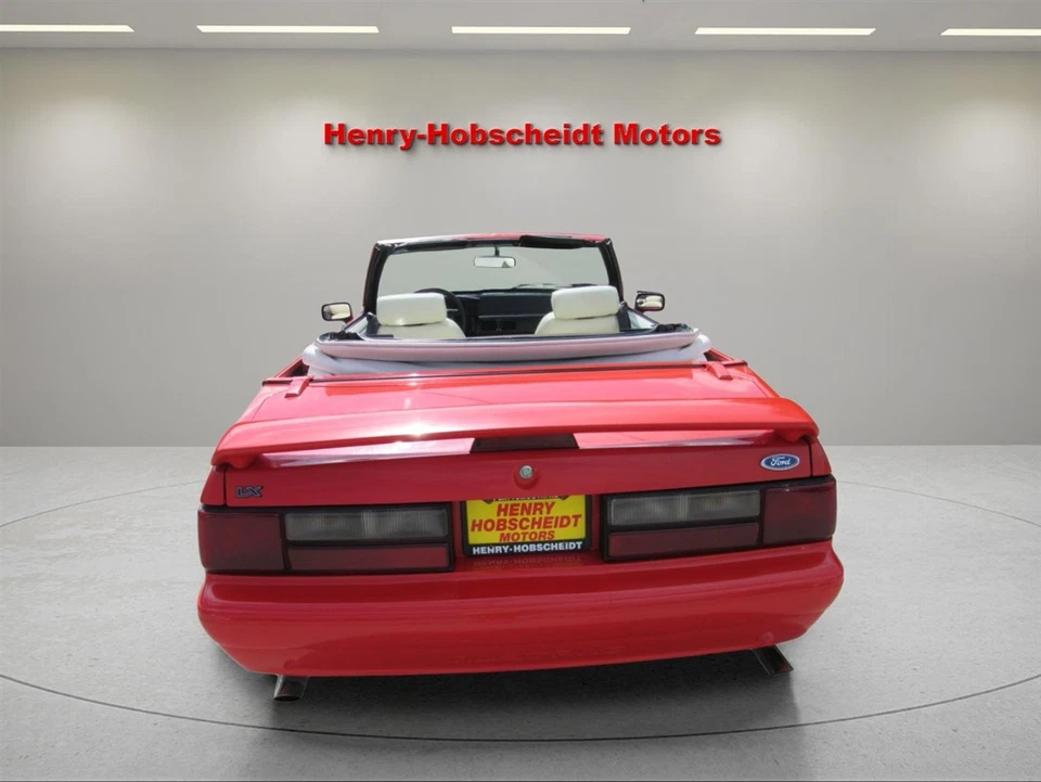 Ford Mustang LX 1992 deportivo convertible de 5,0 L Foto 3 de 4