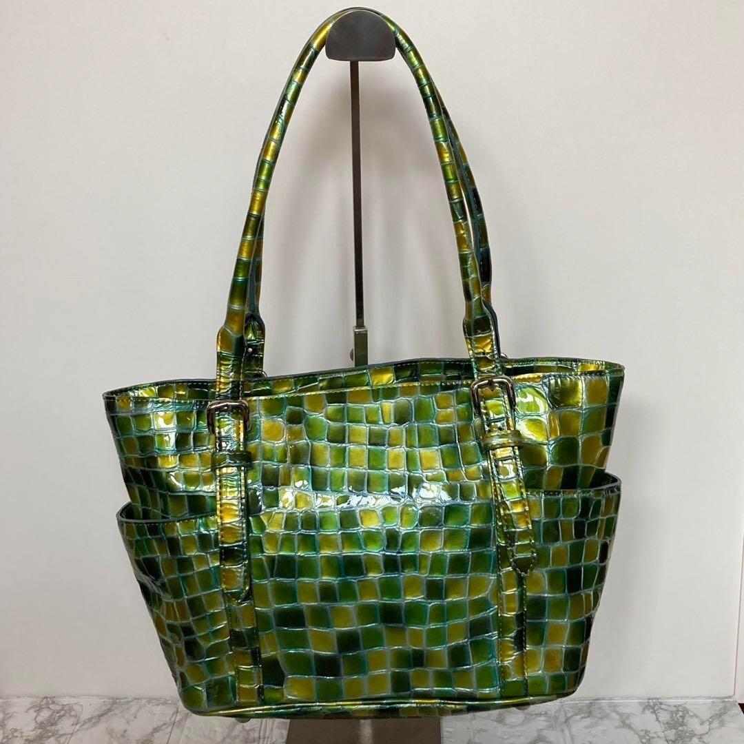 COCCO FIORE Tote Bag Green Embossed Leather Charm Included gently