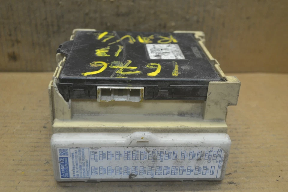 Toyota RAV4 2013-15 Multiplex caja de fusibles conexiones BCM 8273042720B módulo 410-16a2 Foto 4 de 4