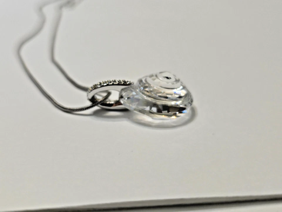 Collar colgante Swarovski Crytal 2007 Community Shell 897197 Foto 4 de 4