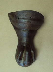 1 Cast Iron Antique CLAW FOOT