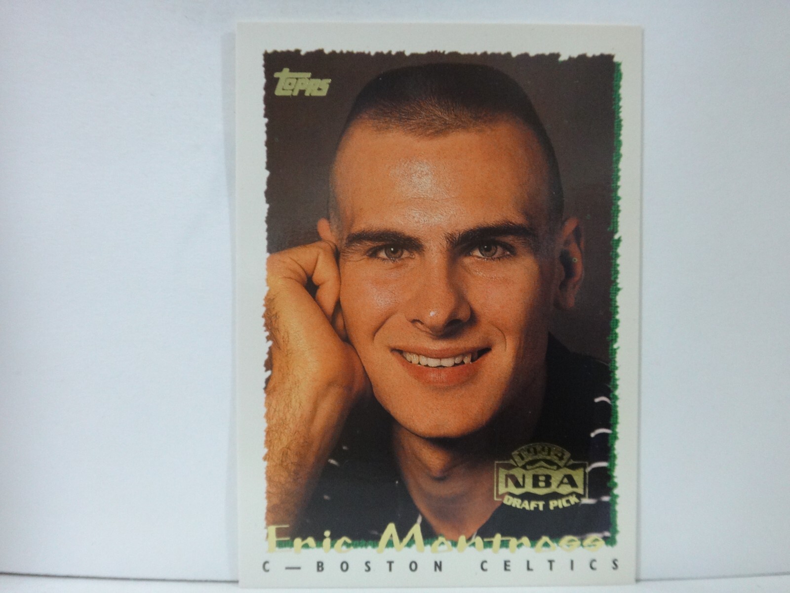 1994-95 Topps Boston Celtics Basketball Card #136 Eric Montross Rookie 