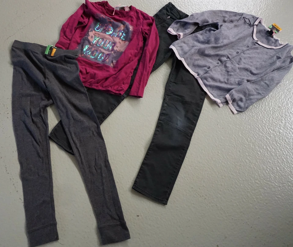 Paket Kinderbekleidung 2 Hosen / 2 Oberteile Gr. 158/164 / 152 Gr. M (GS19-258) - Bild 1 von 3