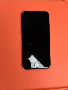 Apple iPhone SE 2. Gen 128GB Schwarz (Automatisch ein- und ausschalten)