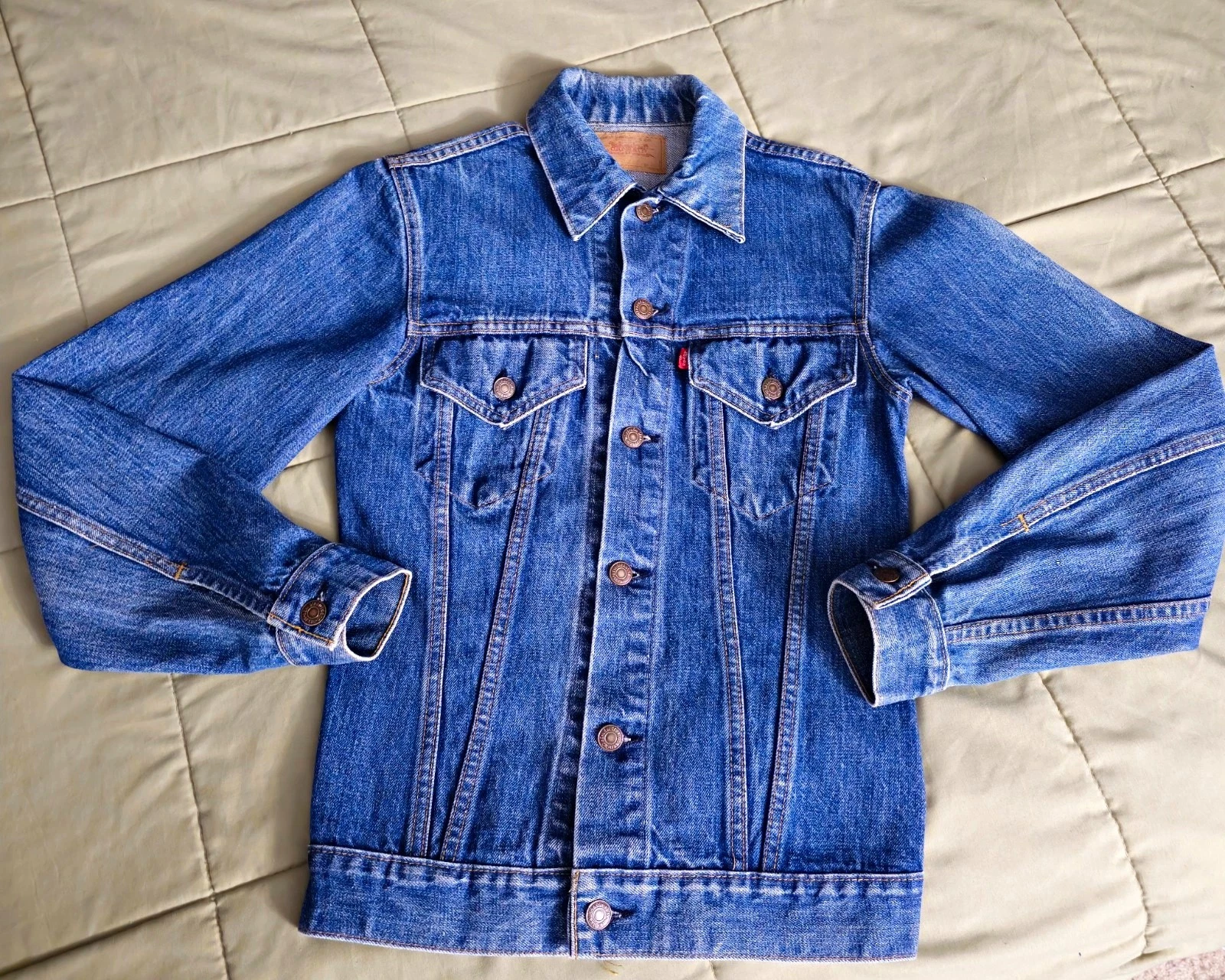 VTG 1970s Levi’s 71205-0217 Long Denim Trucker Jacket Size 34 USA - product detail image 1