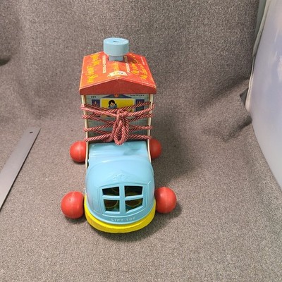 1964 Fisher Price Little People Music Box Lacing Shoe   Old Woman In Shoe  Plays