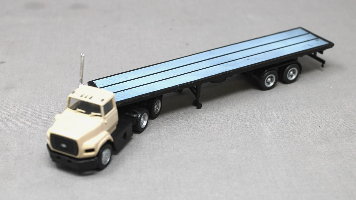 Herpa US Truck Freightliner Earth friendly Sattelzug (Gebraucht) in Herpa US Truck Freightliner Earth friendly Sattelzug (Gebraucht) in