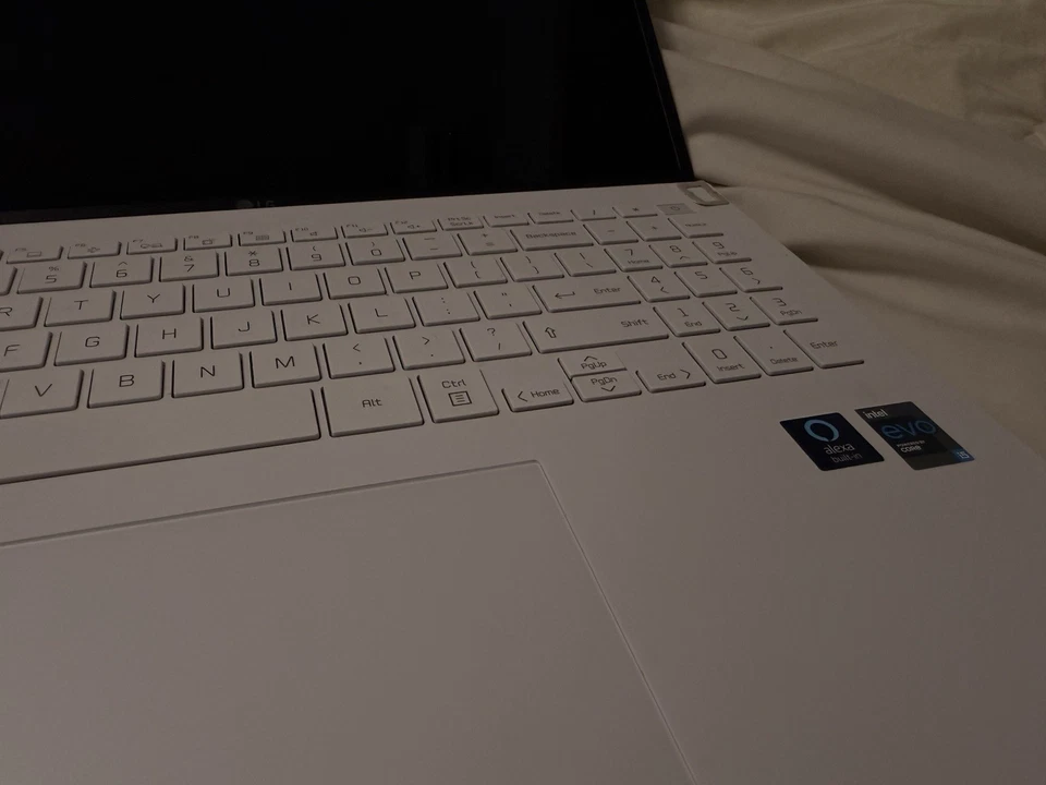 LG Gram 14" 11 Gen Intel i5 Hard Disk 256 GB Ram 8GB Windows 11 - Image 3 of 4