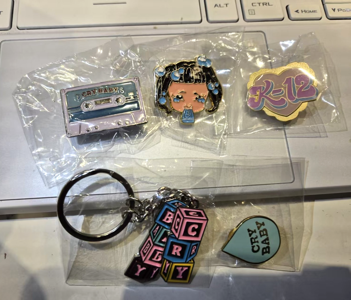 Melanie Martinez Cry Baby ピンセット (欠品あり) New Melanie Martinez Cry Baby/Cassette/K-12/Tear Enamel Brooch