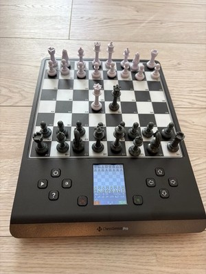 ChessGenius Pro Schachcomputer   wie neu   nur 1x benutzt